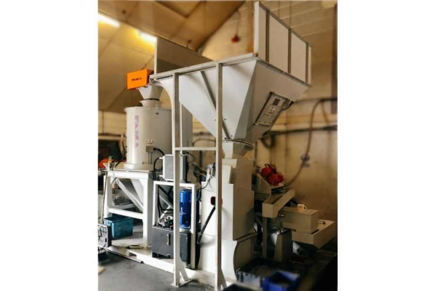 metal swarf processing and machine oil reclamation plant comprising crusher, centrifuge and self cleaning oil tank by J&S Engineering UK Ltd